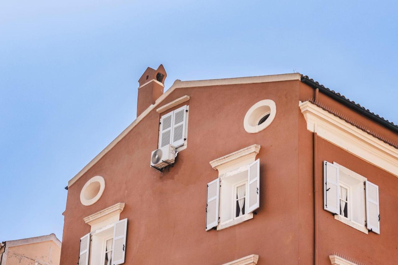 Pentanemi Loft, Corfu Old Town Apartment