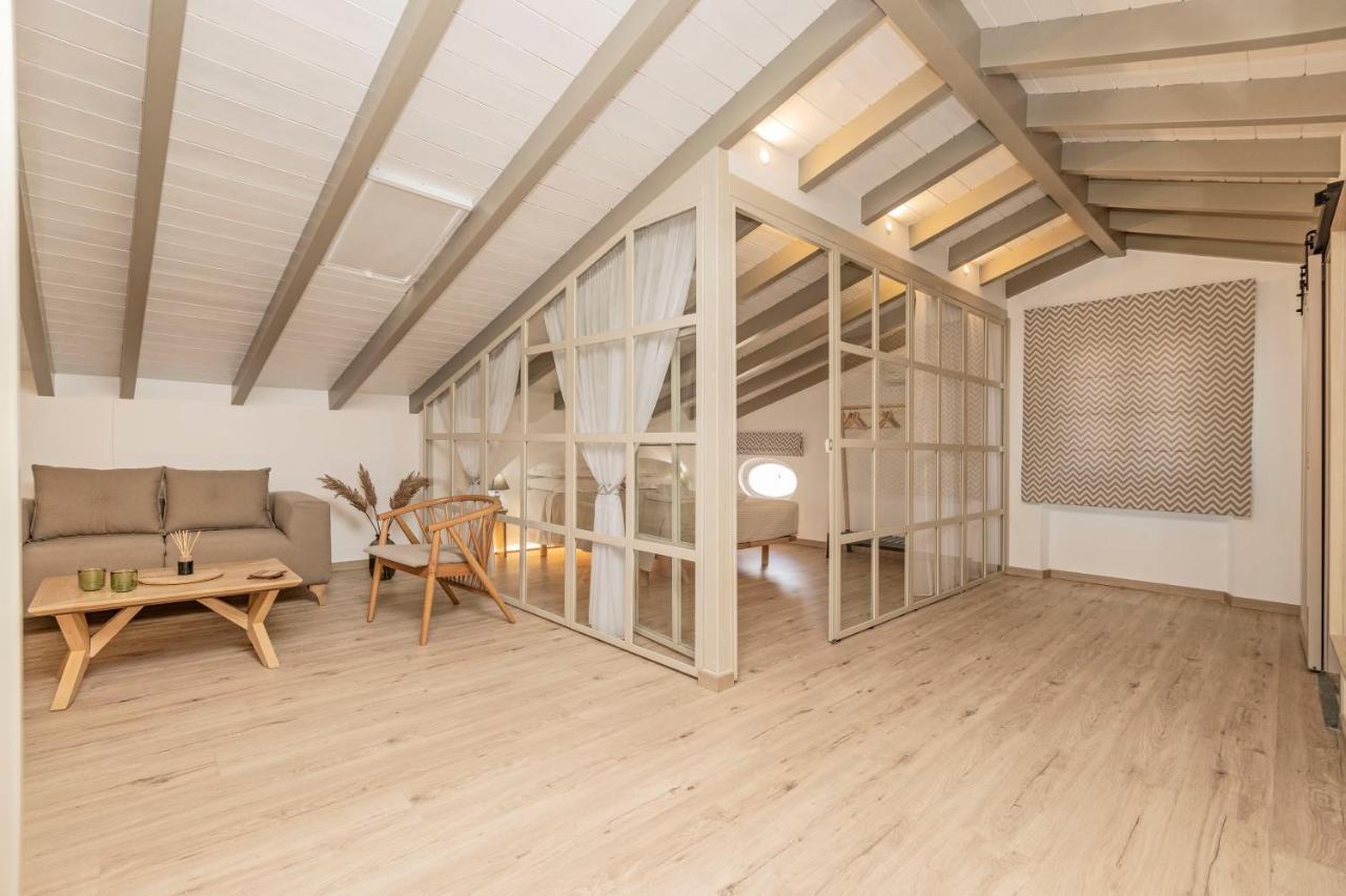 Pentanemi Loft, Corfu Old Town Apartment *